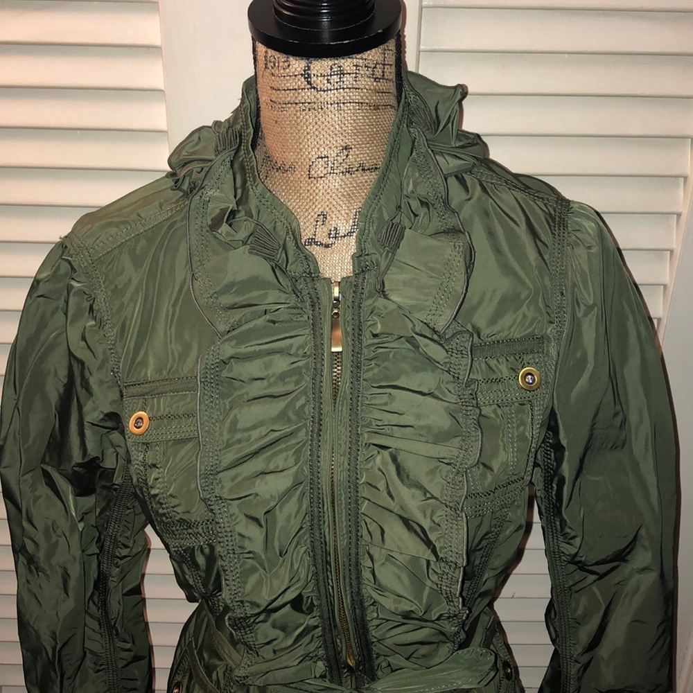 WH|BM Military Green Ruffled Jacket_2